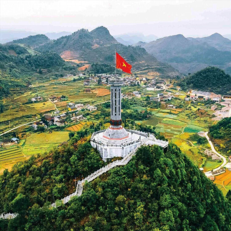 Cột cờ Lũng Cú - Linh thiêng nơi địa đầu cực Bắc