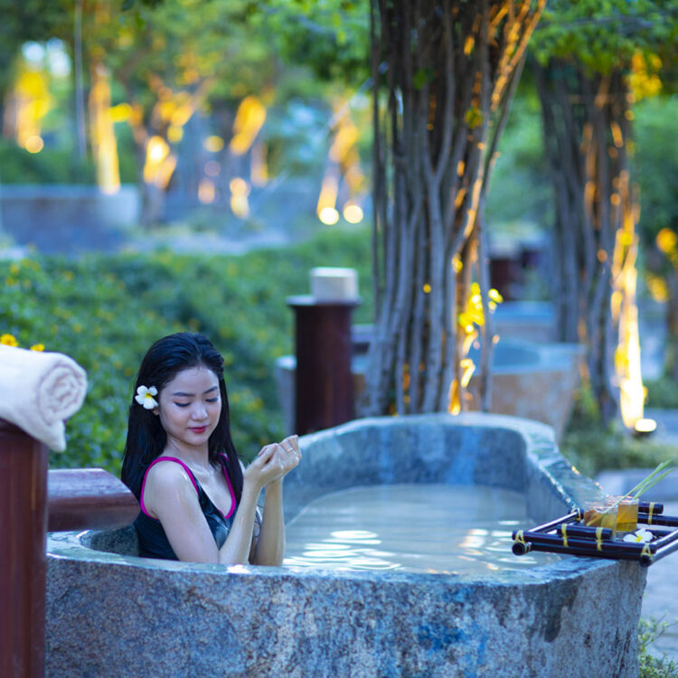 Trải Nghiệm Tắm Bùn ở Hòn Tằm Nha Trang