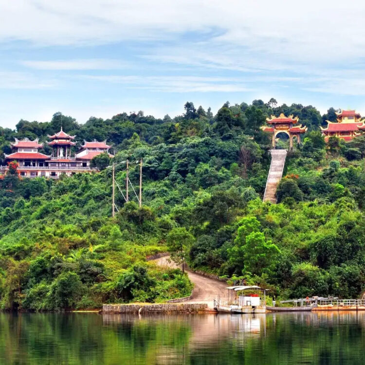 Thiền Viện Trúc Lâm Đà Lạt - điểm hành hương nổi tiếng